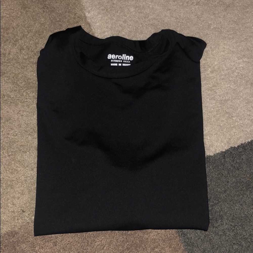 Sleeveless black workout tank